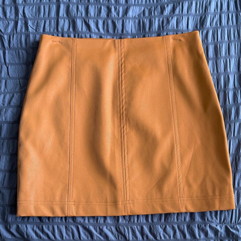 Elegant Tan Leather Skirt